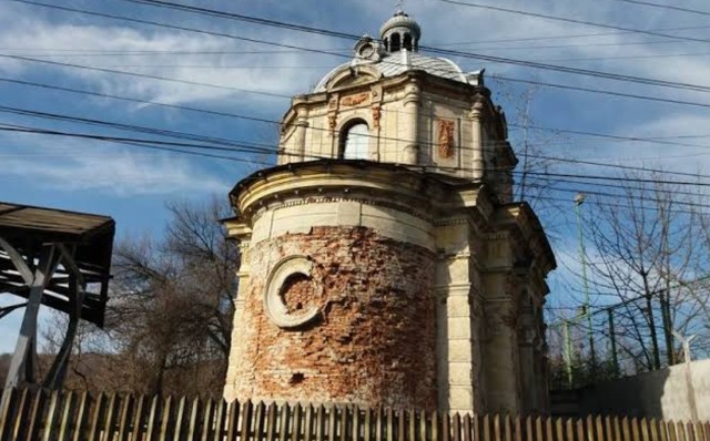 Capela „Dumitru Hernia”  din Câmpina va fi, în sfârșit, restaurată. Proiectul de aproape 3 milioane de euro beneficiază și de finanțare europeană