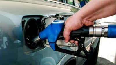 Ministerul de Finanțe a prelungit din nou reducerea cu 25% a accizei la motorină
