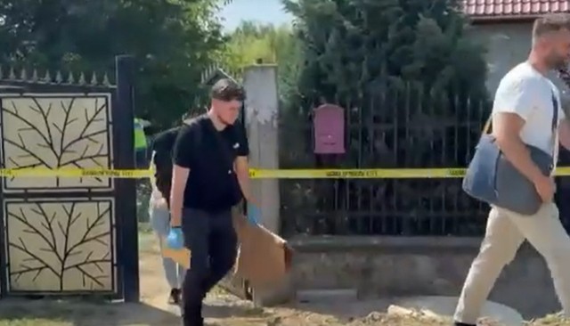 Un bărbat, dat dispărut de câteva luni, a fost găsit îngropat în curtea casei sale