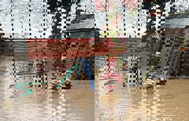 FOTO și VIDEO 🎦 Cod portocaliu de inundații și în Buzău. Pompierii intervin în mai multe localități. Drumuri blocate sau surpate, în ultimele ore