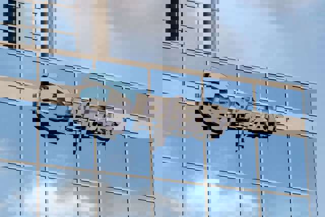 Negocieri cu compania Pfizer, pentru ca în locul plăților pentru doze de vaccin să primim medicamente inovative