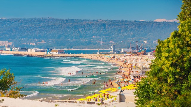 Una dintre plajele bulgărești cele mai frecventate de români, închisă de autorități