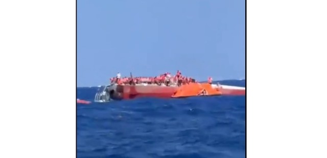 Naufragiu în largul unsulei Cipru. Căpitanul feribotului şi şapte membri ai echipajului, arestaţi 