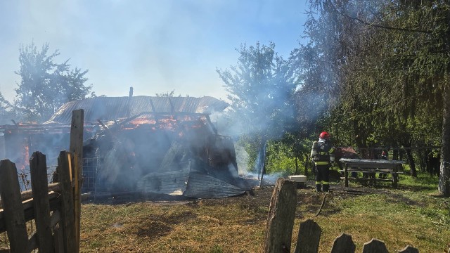 FOTO 📸 Casă distrusă de foc în Breaza