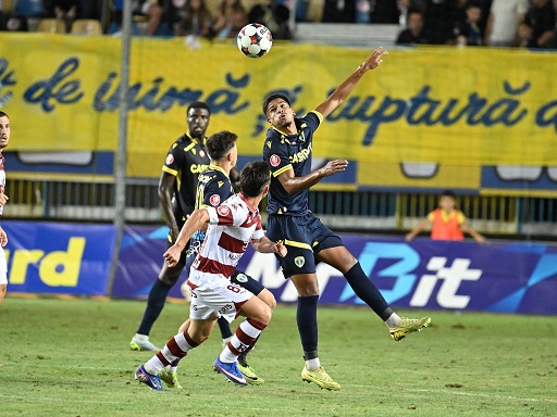 Pe două fronturi. Petrolul a aflat programul Cupei