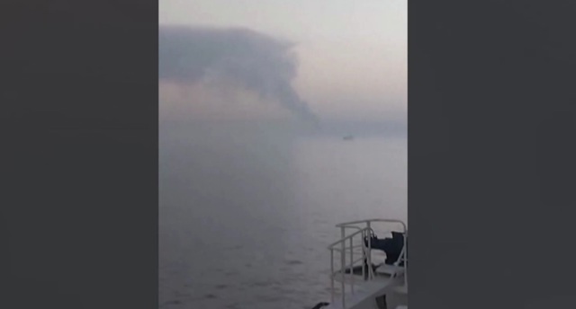 VIDEO 🎦 Incendiu declanșat de un atac cu dronă, în zona singurei centrale nucleare din Emiratele Arabe Unite. Prețul petrolului a crescut în urma incidentului