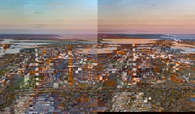 Rompetrol Rafinare: Stocurile de carburanți sunt peste medie, stocurile de benzină sunt aproape de capacitatea maximă de depozitare, în timp ce producția de motorină este la nivel maxim