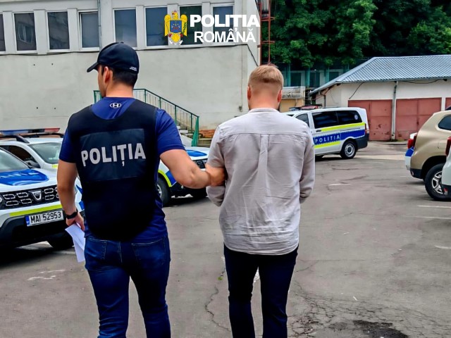 Angajatul unei firme din Brașov, reținut de polițiști după ce a furat aproape 70.000 de lei din contul firmei prin 21 de retrageri de la ATM-uri