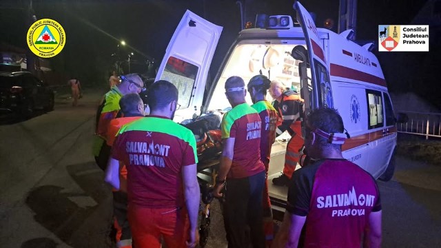 Intervenție dificilă a salvamontiștilor pe un traseu de cățărare, în zona Poiana Țapului
