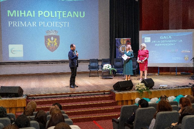 Peste 350 de elevi, părinți și profesori, față în față cu realitatea dependențelor, la Gala „De la Dependent la Independent”, organizată la Ploiești
