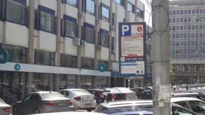 Gratuitate pentru maşinile electrice în parcările publice din Ploieşti