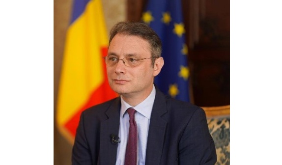 Cine e Luca Niculescu, diplomatul pe care Nicușor Dan îl vrea premierul unui guvern PSD