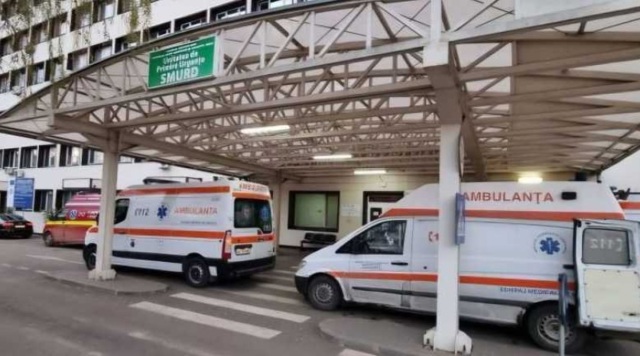 Arad. 25 de adolescenți sportivi și doi adulți, la spital cu presupusă toxiinfecție alimentară