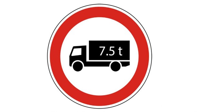 Restricţii de circulaţie pentru vehicule de peste 7,5 tone, în perioada 14-17 august