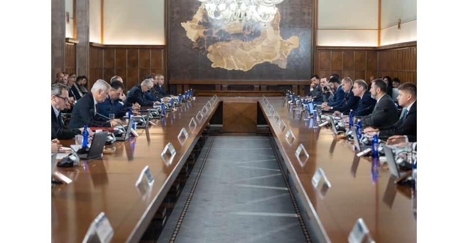 Guvernul a aprobat vineri prima rectificare bugetară din 2026: fonduri suplimentare pentru sănătate, pensii și bugetele locale