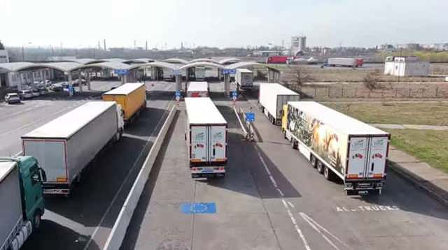 Rovinietele pentru vehicule peste 3,5 tone, achitate înainte de 1 octombrie, nu mai sunt valabile de la introducerea sistemului TollRo. Cum pot fi recuperate sumele achitate