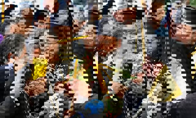 Sfânta Lumină de la Ierusalim va fi adusă în România sâmbătă seară, cu o cursă specială