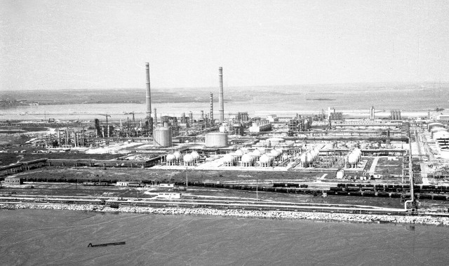 50 de ani de la turnarea primului pilon al rafinăriei din Năvodari. Rompetrol: „În cele cinci decenii care au urmat, Petromidia s-a transformat într-un hub energetic regional”