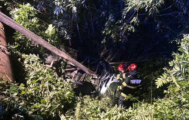 Accident la Iordăcheanu. O mașină cu trei persoane s-a răsturnat  în afara șoselei