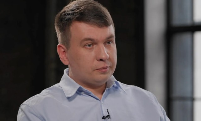 Bloggerul rus care a devenit viral cu manifestul „Cinci motive pentru care nu-l mai susțin pe Putin” a fost ridicat de poliție