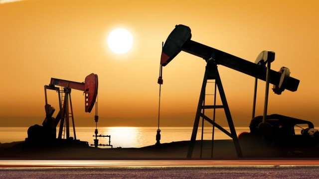 Prețul petrolului crește în urma escaladării tensiunilor în Orientul Mijlociu și a atacurilor Houthi