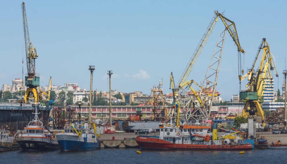Vezi mesajele trimise la Autoritatea Navală Română, care a dus la evacuări în Portul Constanța