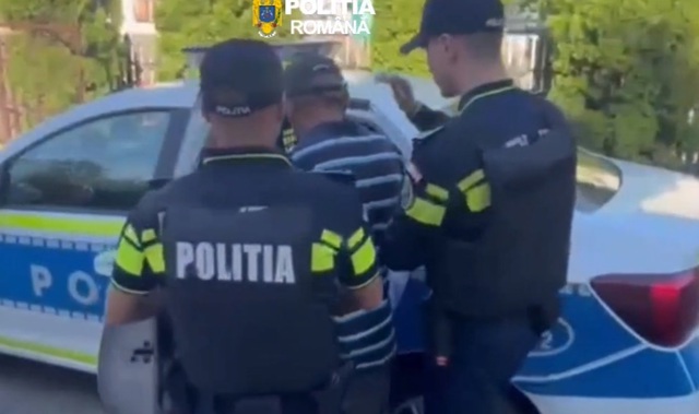 VIDEO 🎦 Bătaie pe stradă, la Vărbilău. Agresorul a ajuns în arest, iar victima - pe patul de spital