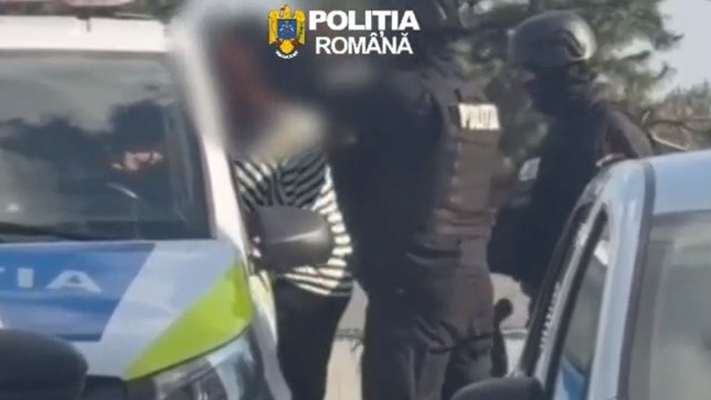 VIDEO 🎦 Un prahovean și-a găsit mașinile incendiate. Făptașii ar fi doi adolescenți, instigați de un bărbat din Florești, reținut și este anchetat în legătură cu cele întâmplate