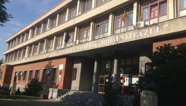 O elevă a CNMV Ploiești, dublu medaliată cu aur la Olimpiada Internațională de Limba Engleză