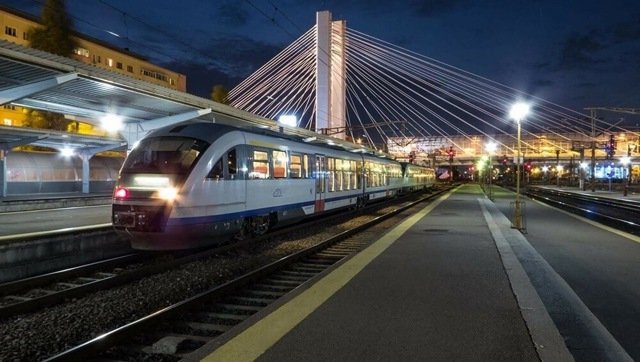 CFR Călători reia, de luna aceasta, cursele între București și Varna, Sofia, Istanbul. Orar și tarife