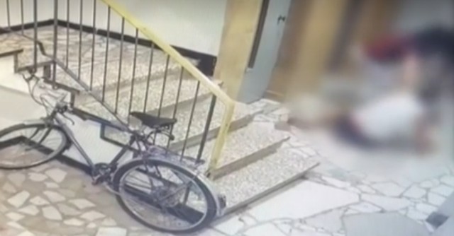 Un bărbat și-a înjunghiat vecinul din cauza unui câine