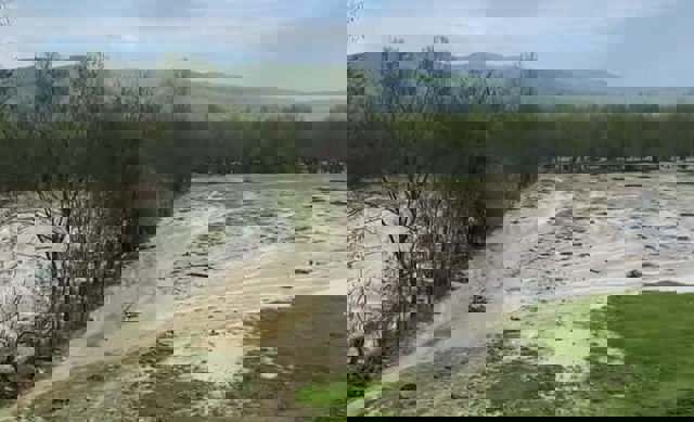 Peste 100 de persoane evacuate în urma unei alerte cod roșu de inundații care vizează Brașov și Covasna