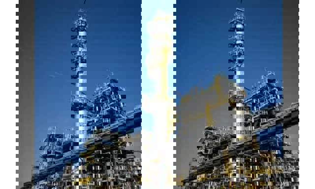 OMV construiește un parc fotovoltaic la Petrobrazi, pentru consumul intern al rafinăriei