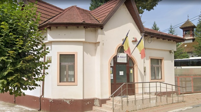 SLĂNIC: Soț și soție, funcționari ANAF, declarați incompatibili de ANI. Doamna era șefa directă a soțului