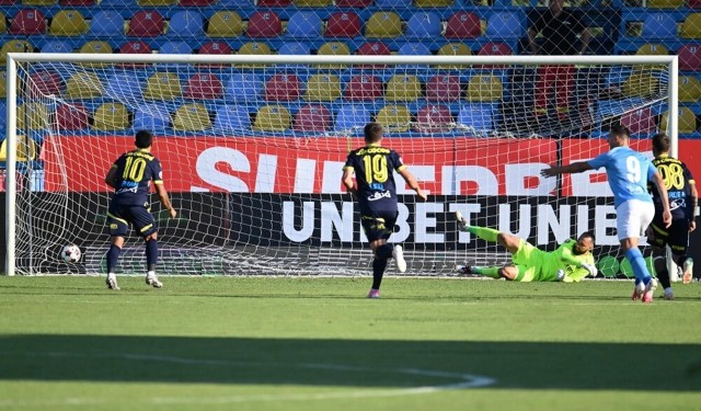 Primele puncte în deplasare. Petrolul câștigă la Voluntari și urcă pe podiumul Superligii