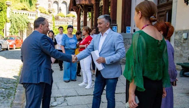 SINAIA. La Peleș este disponibil, de acum, și un ghid audio în limba ucraineană