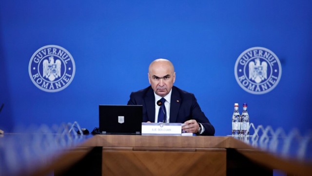 Guvernul a aprobat alocări de fonduri pentru primării și cadrele didactice, în ultimele ore înaintea votului pe moțiunea de cenzură