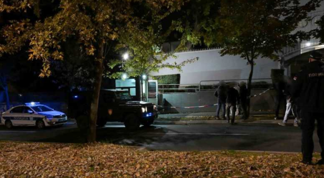 Serbia: Nivelul de alertă teroristă ridicat la maxim. Un jandarm a fost atacat în fața ambasadei Israelului. Agresorul a fost ucis