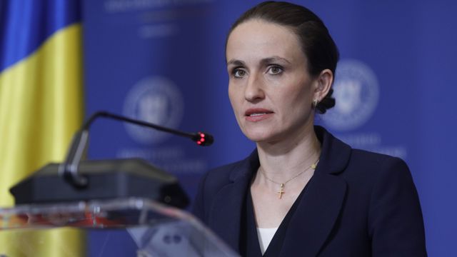 Guvernul a aprobat declasificarea a peste 5.000 de dosare din arhivele diplomatice ale tranziţiei, din perioada perioada 1 ianuarie 1990 – 31 decembrie 1992