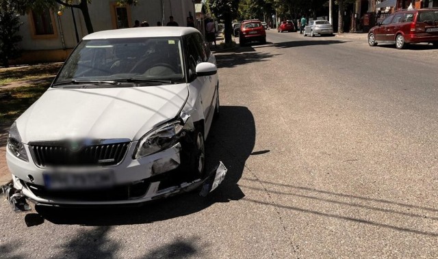 FOTO 📸 Accident cu nouă mașini provocat de un ploieștean, la Râmnicu Sărat. Un polițist a fost rănit. Șoferului vinovat i s-ar fi făcut rău la volan
