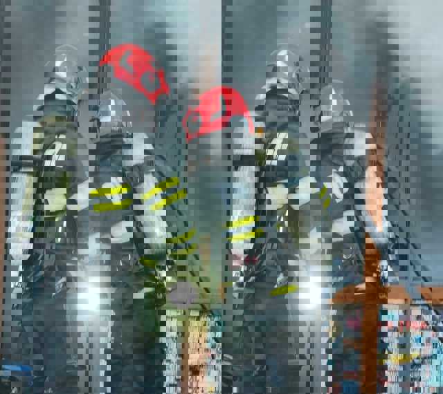 FOTO 📸 Incendiu în Slobozia. Un magazin și mărfurile din interior s-au făcut scrum