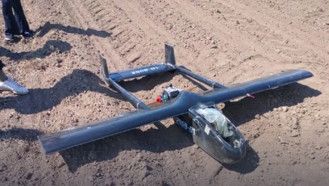 Autoritățile investighează proveniența unei drone care s-a prăbușit pe un câmp agricol din Suceava