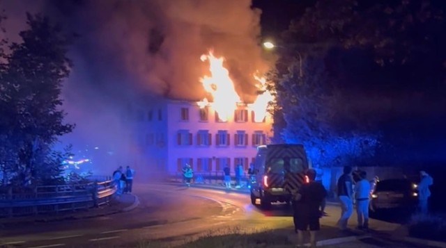 MAE: Doi români decedați în incendiul din 21 august în orașul elvețian Thusis