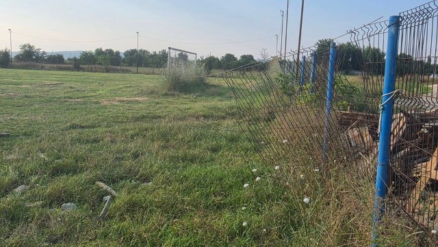 Apel lansat de un primar din Prahova: Ne întâlnim la terenul de fotbal, pentru a readuce la viață baza sportivă