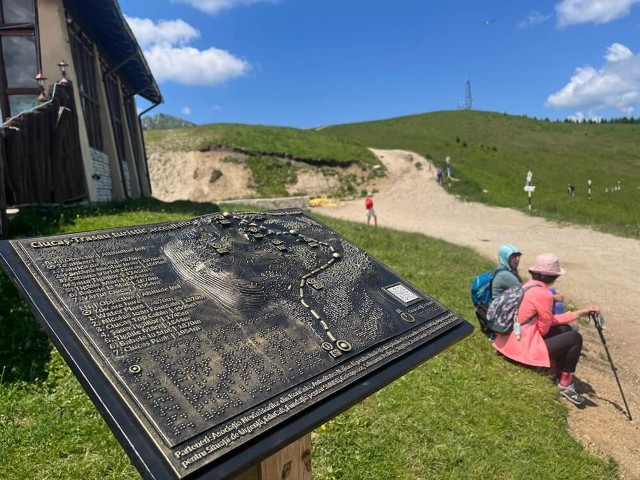 FOTO și VIDEO 🎦 Primul traseu montan din România accesibilizat pentru persoane cu deficiențe de vedere a fost amenajat în Masivul Ciucaș