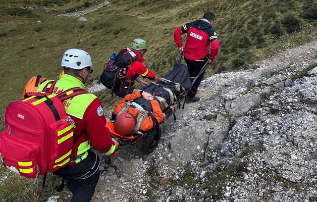 Intervenție a salvamontiștilor din Râșnov, în Bucegi, pentru recuperarea unui turist care nu a mai putut continua drumeția