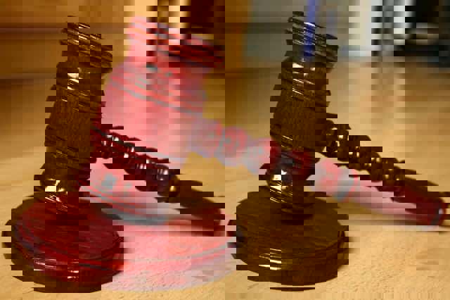 Un fost primar al Iașului a fost condamnat pentru viol și agresiune sexuală asupra unor minore