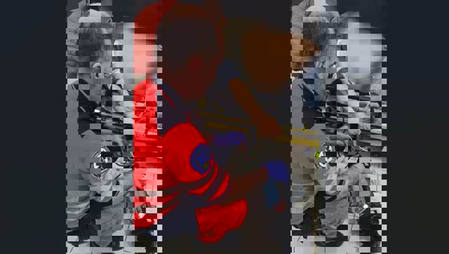 Unui bărbat de 75 de ani i s-a făcut rău, joi dimineață, într-un mall din Ploiești. Primul care i-a sărit în ajutor a fost un jandarm al Grupării Mobile