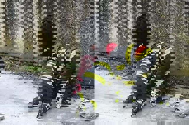 Mureş: Doi copii scoşi din albia unui râu, duminică după-amiază