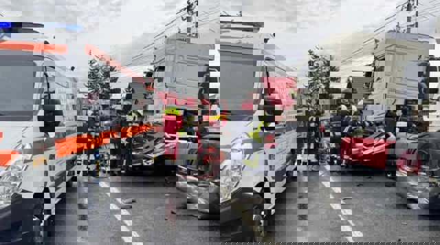 Trei persoane decedate într-un accident pe DN 7. Traficul rutier este blocat